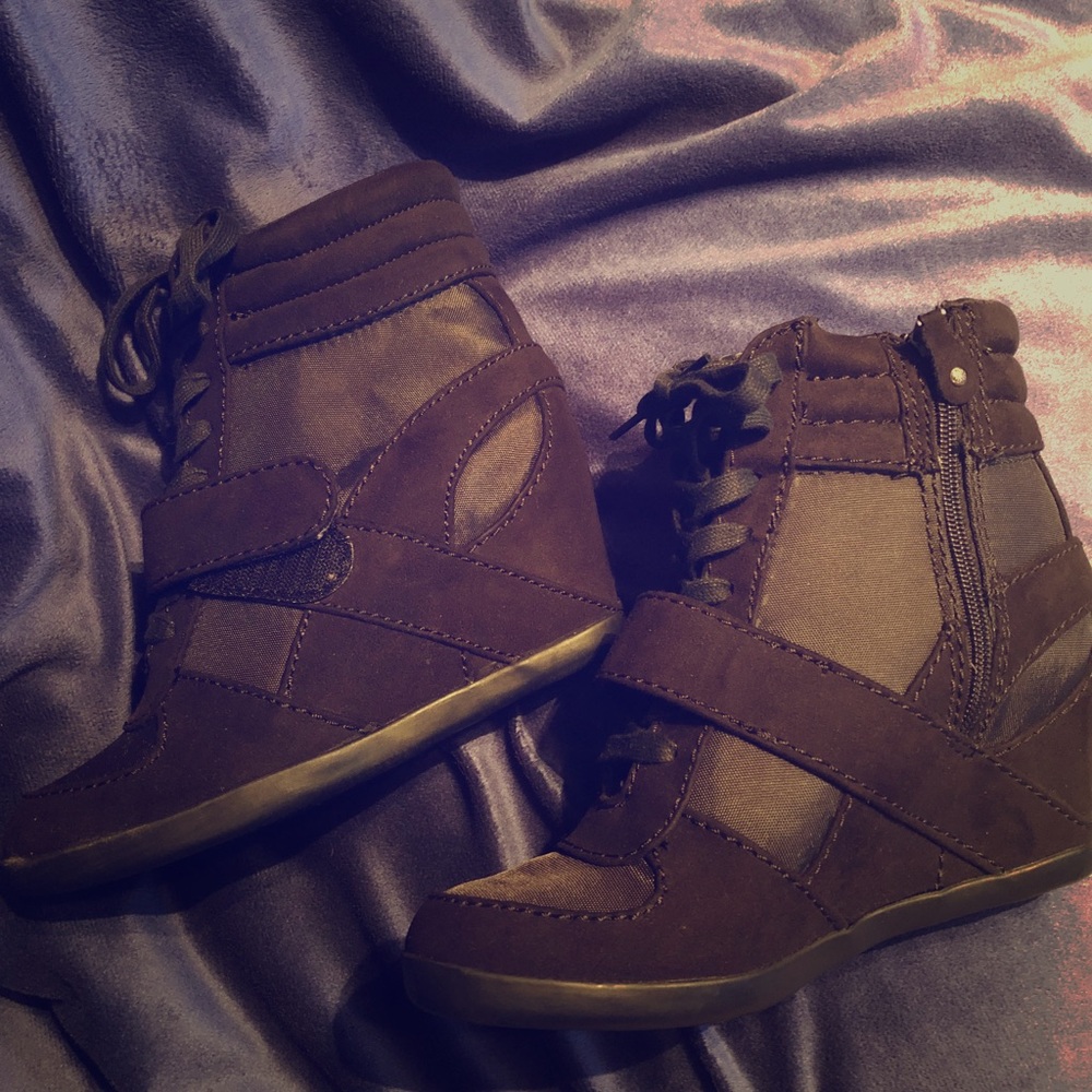 Vera Wang Sneakers - Brand New
